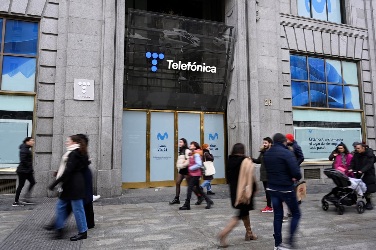 Spain hit with nationwide mobile phone outage weeks after electricity blackout  