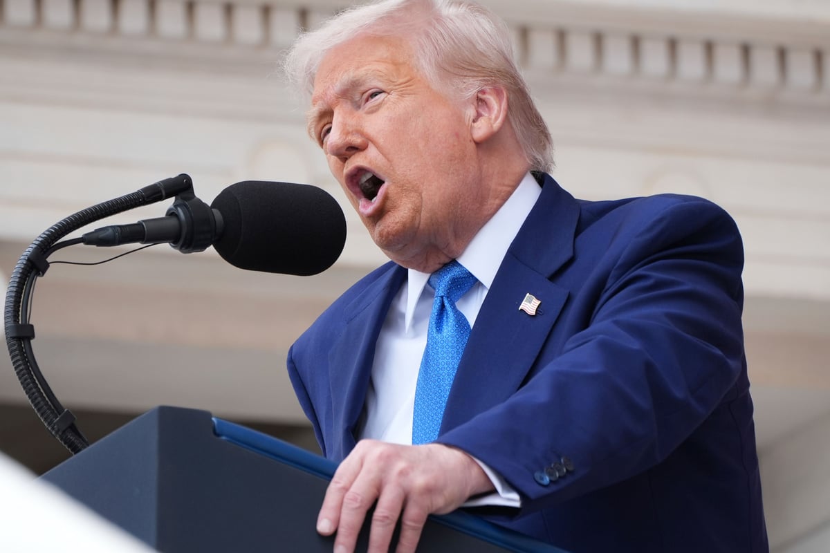 Donald Trump accuses China of ‘totally violating’ tariffs deal with US in blow to moves to avoid trade war