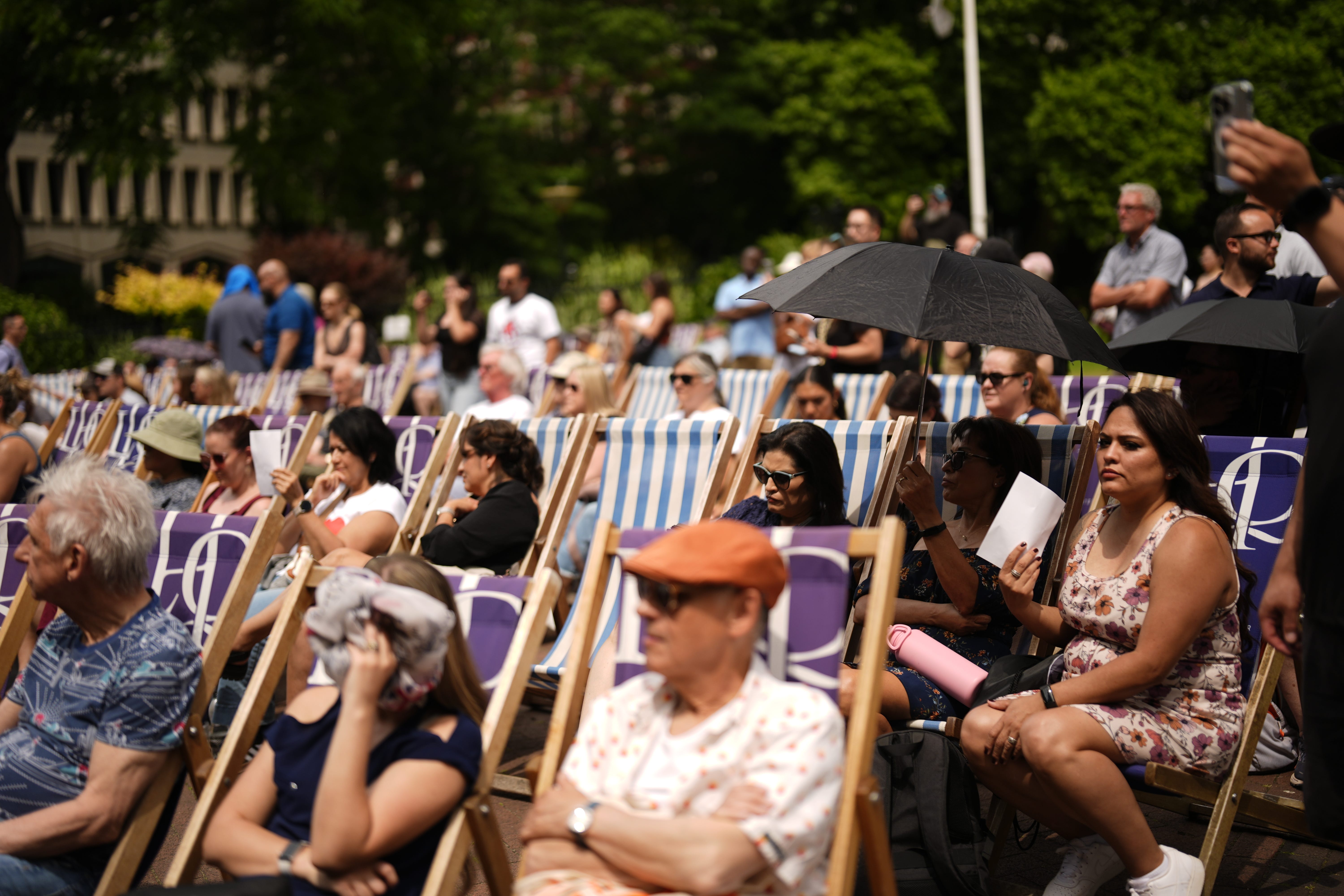 Hottest day of the year as temperatures in London reach 33.2C