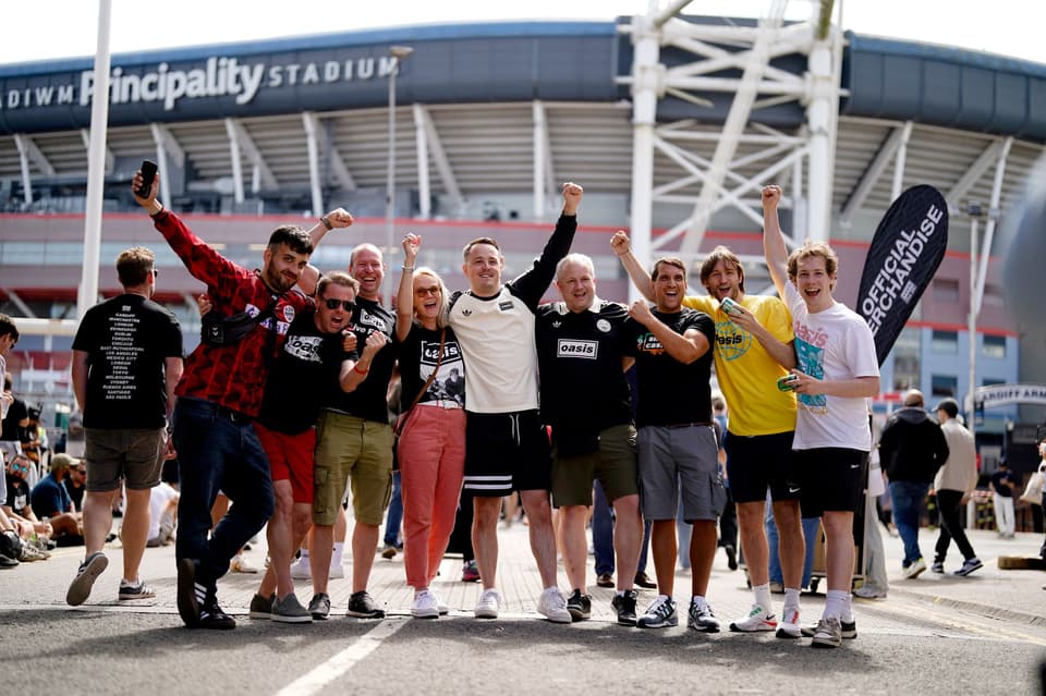 Oasis reunion