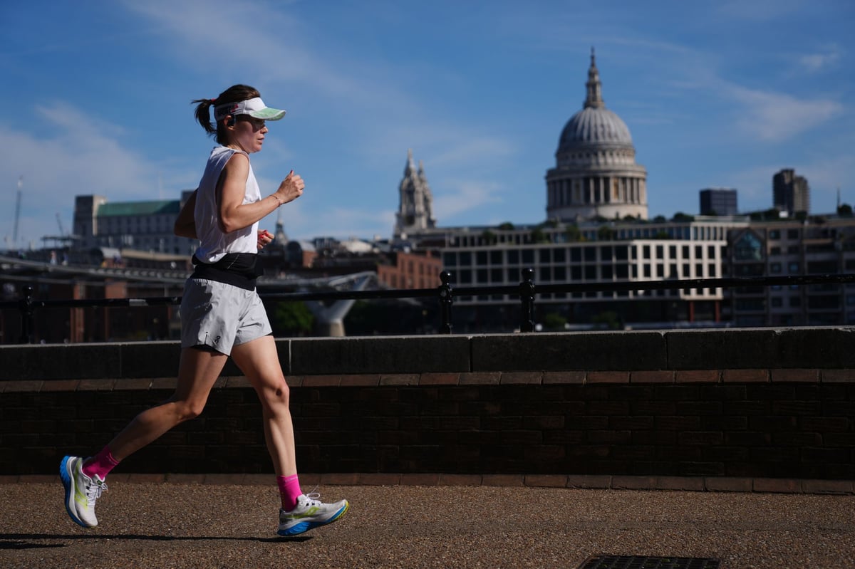 London weather: Capital to sizzle in four straight 30C-plus days as heatwave grips UK