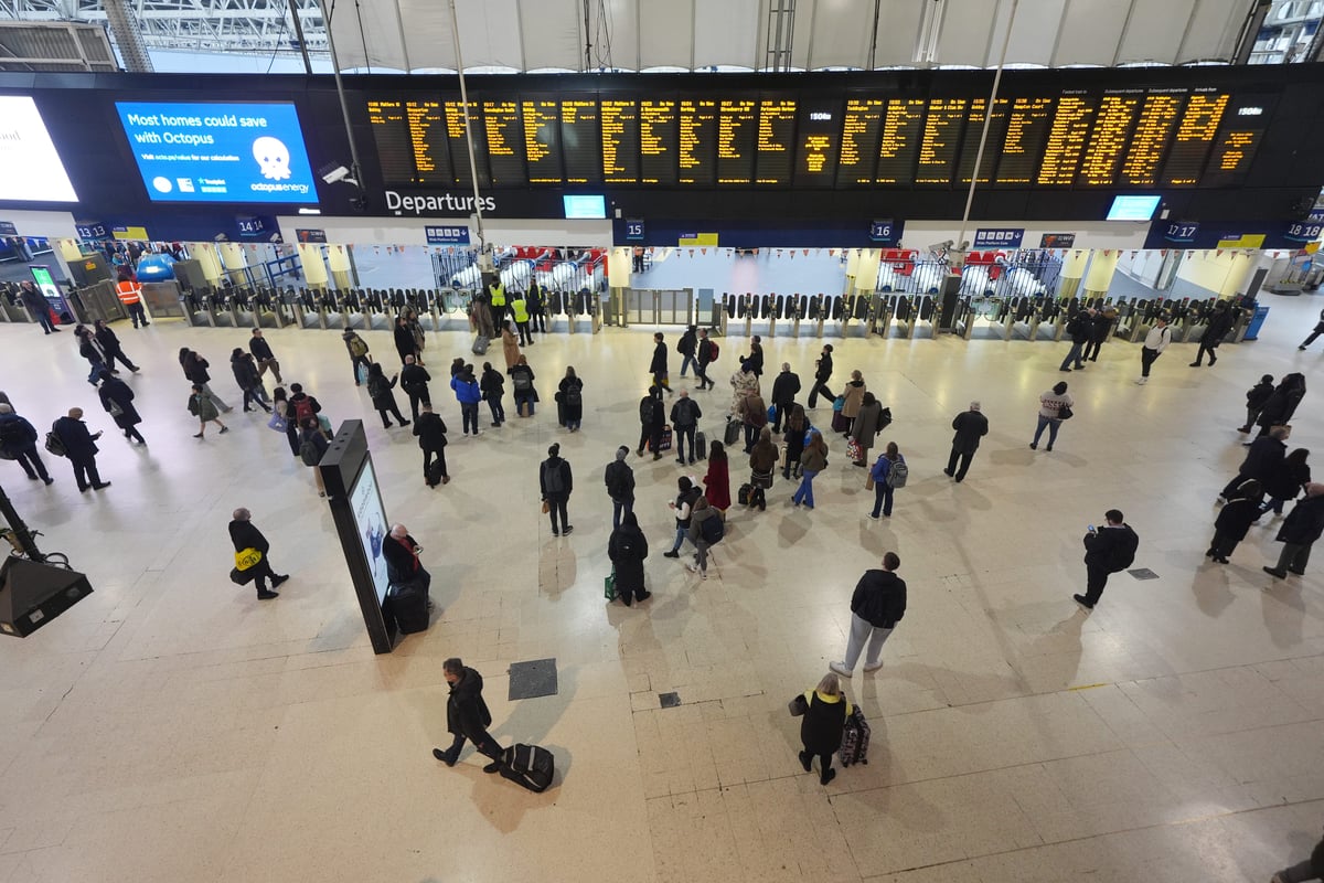 Trackside fire at London Waterloo disrupts trains, affecting Canadian and US travelers