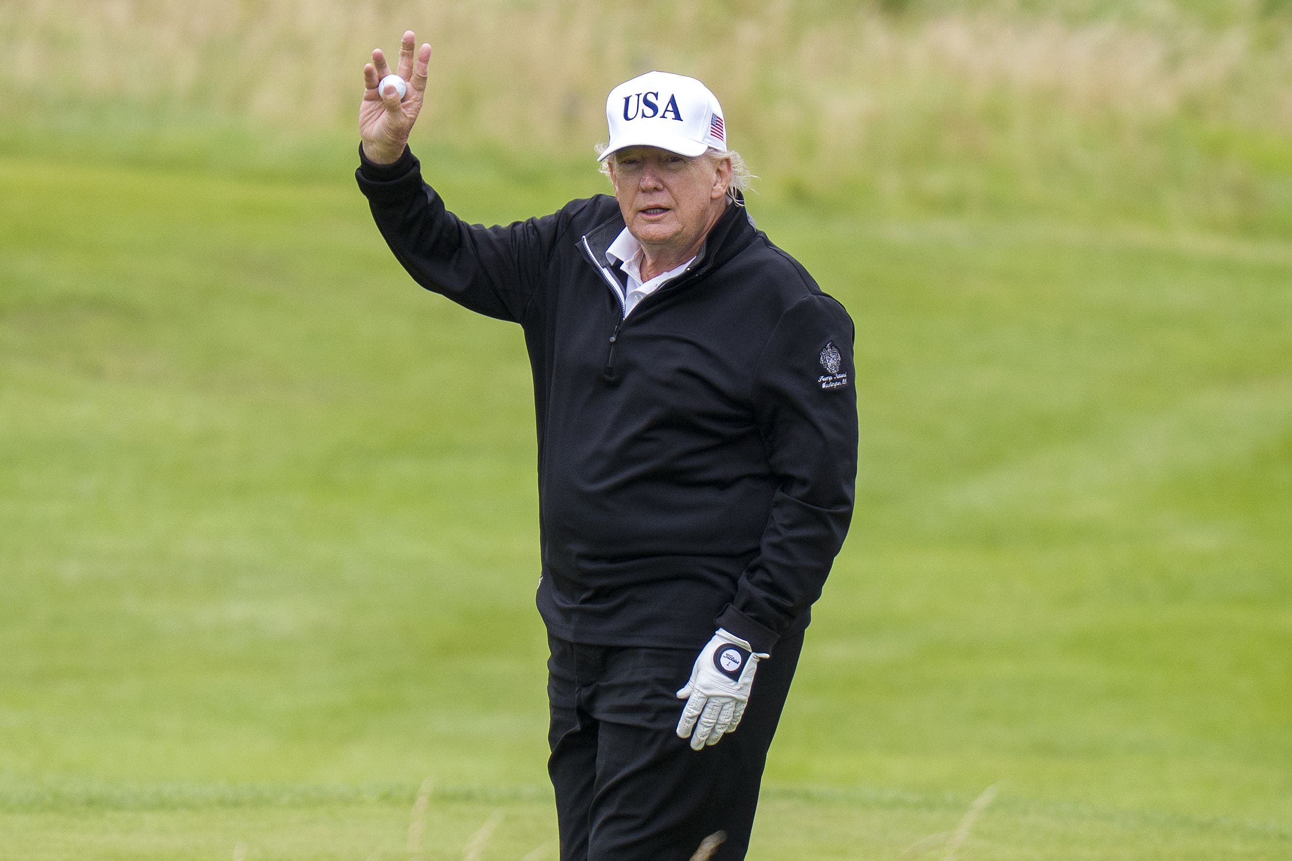 Trump plays golf as supporters urge him ‘don’t trust Starmer’
