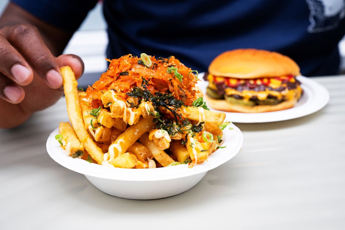 David Ellis on Hanbaagaasuuteeki: Another burger joint, but this one’s a smash hit