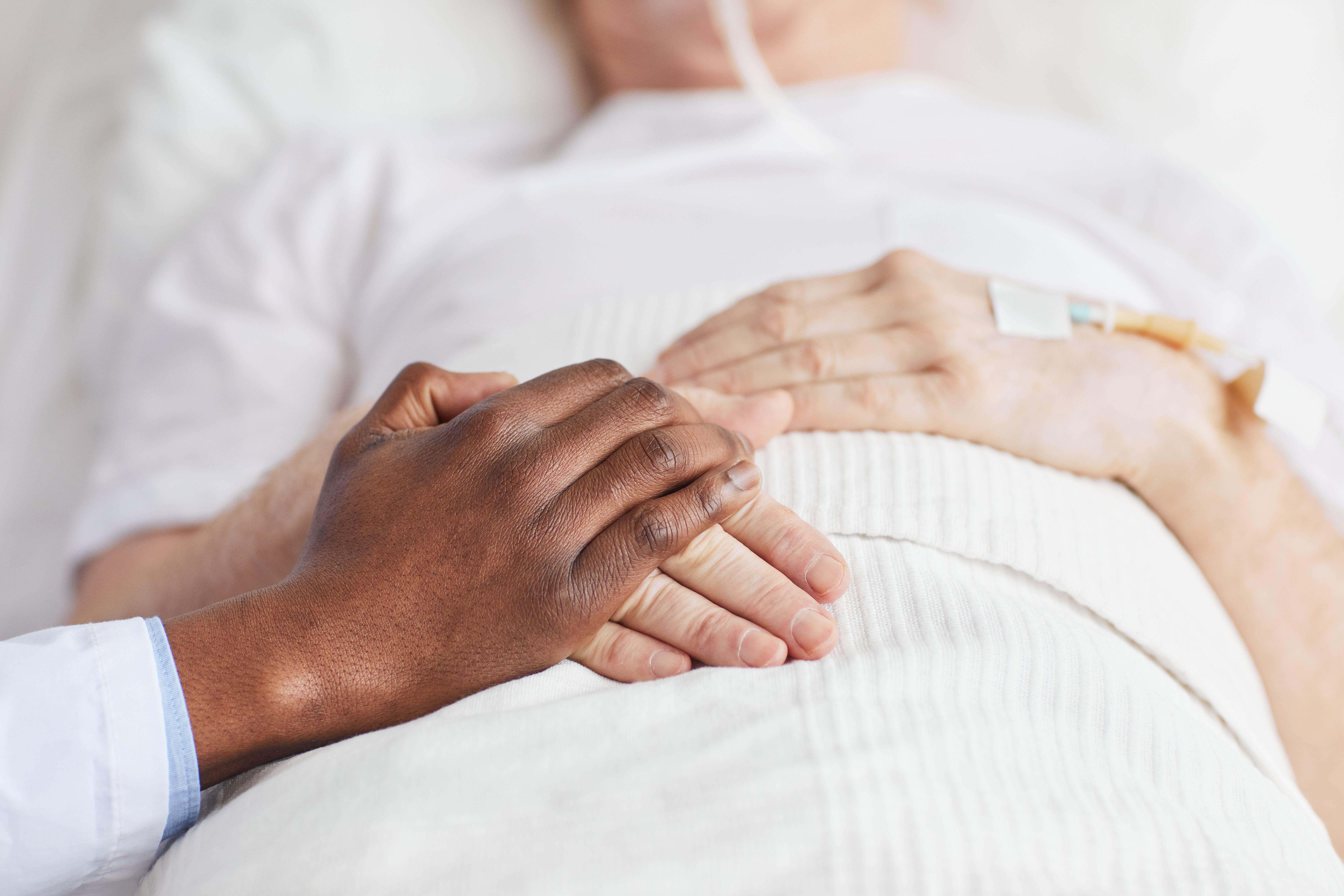 Poor communication for dying patients causing ‘avoidable distress’