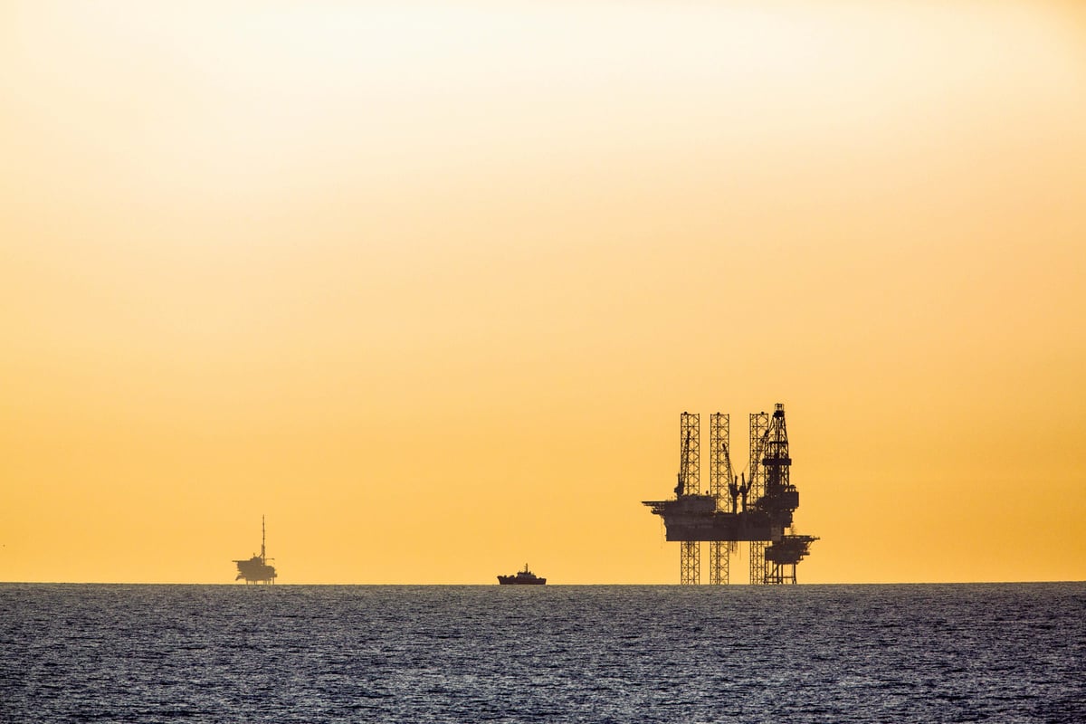 Oil prices fall back and global stocks rally amid hopes of Iran war ceasefire