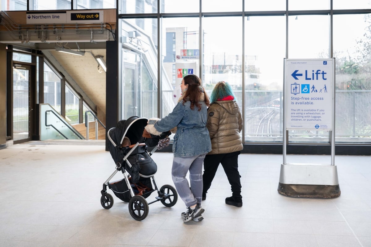 Which London Underground and Overground stations and lines are closed this weekend?