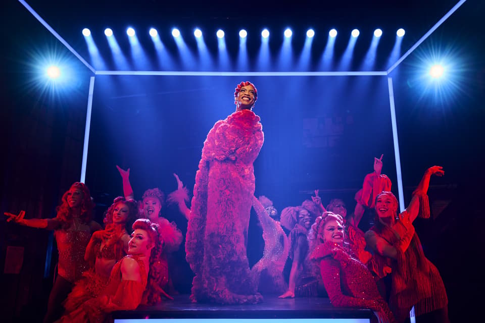 Johannes Radebe & the cast of KINKY BOOTS THE MUSICAL