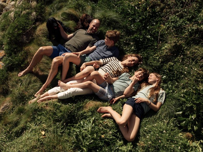 William and Kate share adorable new family picture on their 15th wedding anniversary