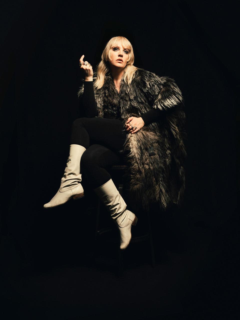 Rebecca Lucy Taylor / Self Esteem