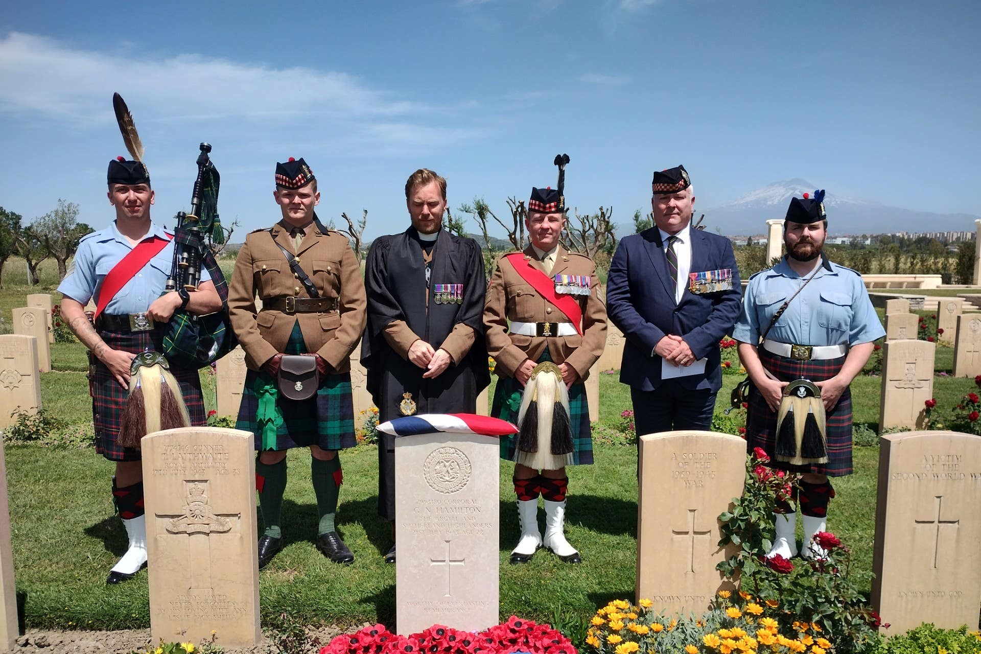 Grave of unknown Scottish soldier identified after 83 years