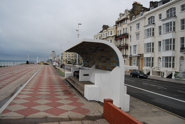 Man dies on UK seafront as beach shuts amid heatwave 