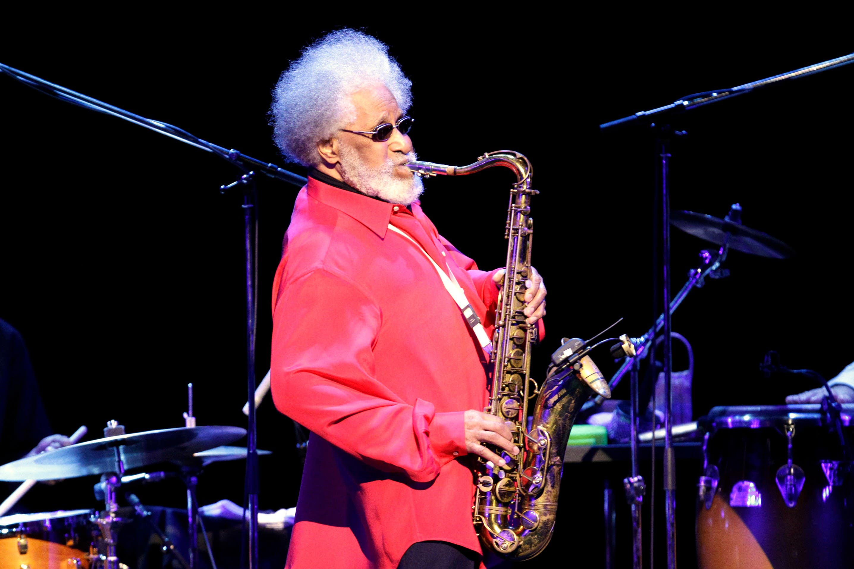 ‘Saxophone colossus’ Sonny Rollins dies aged 95