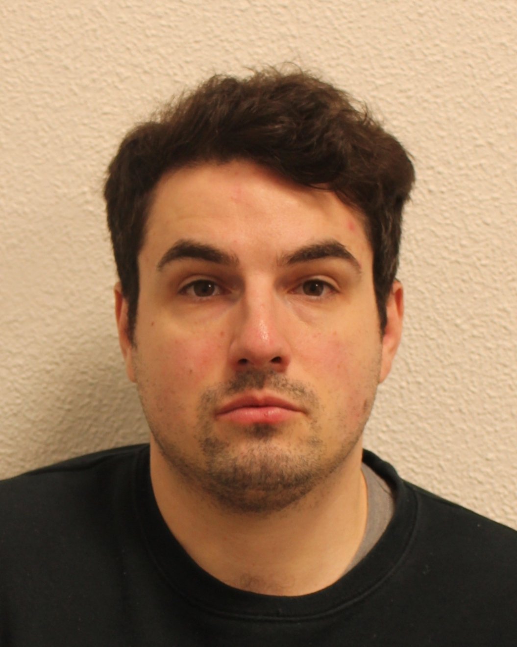 Fraudster who scammed London renters out of £77,000 is jailed