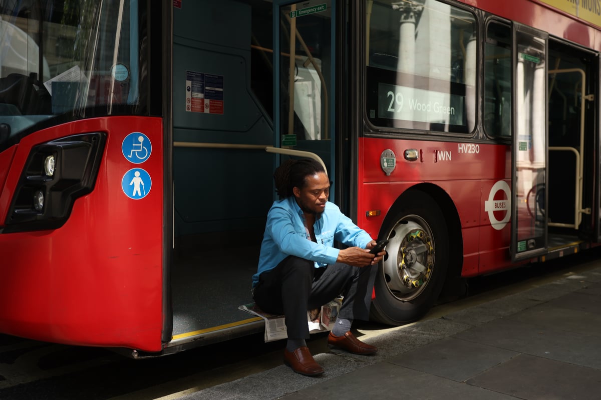 1,500 London bus drivers to strike over working conditions in extreme heat
