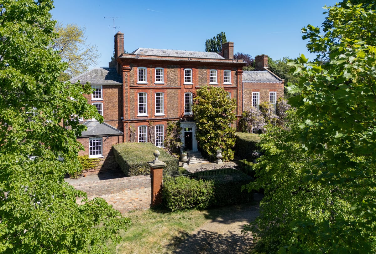 'I lost my heart to the place instantly': Legendary Richmond home of Lady Annabel Goldsmith for sale for £25m