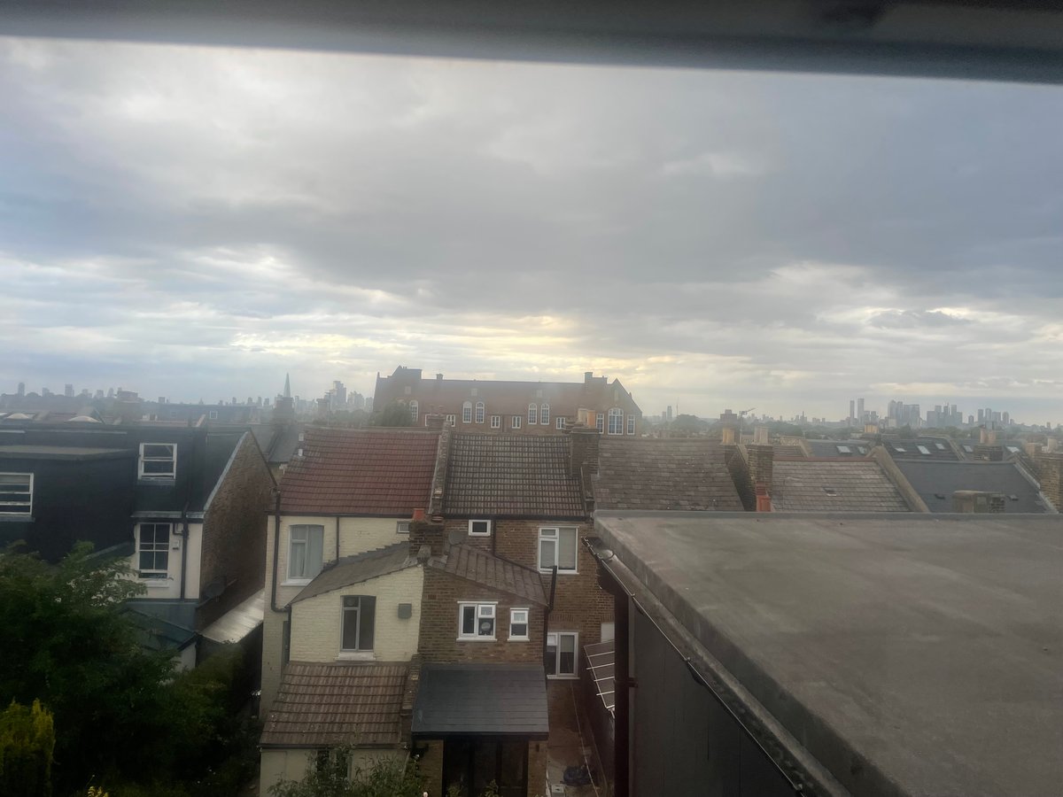 Londoners rejoice as first rain in weeks falls in capital