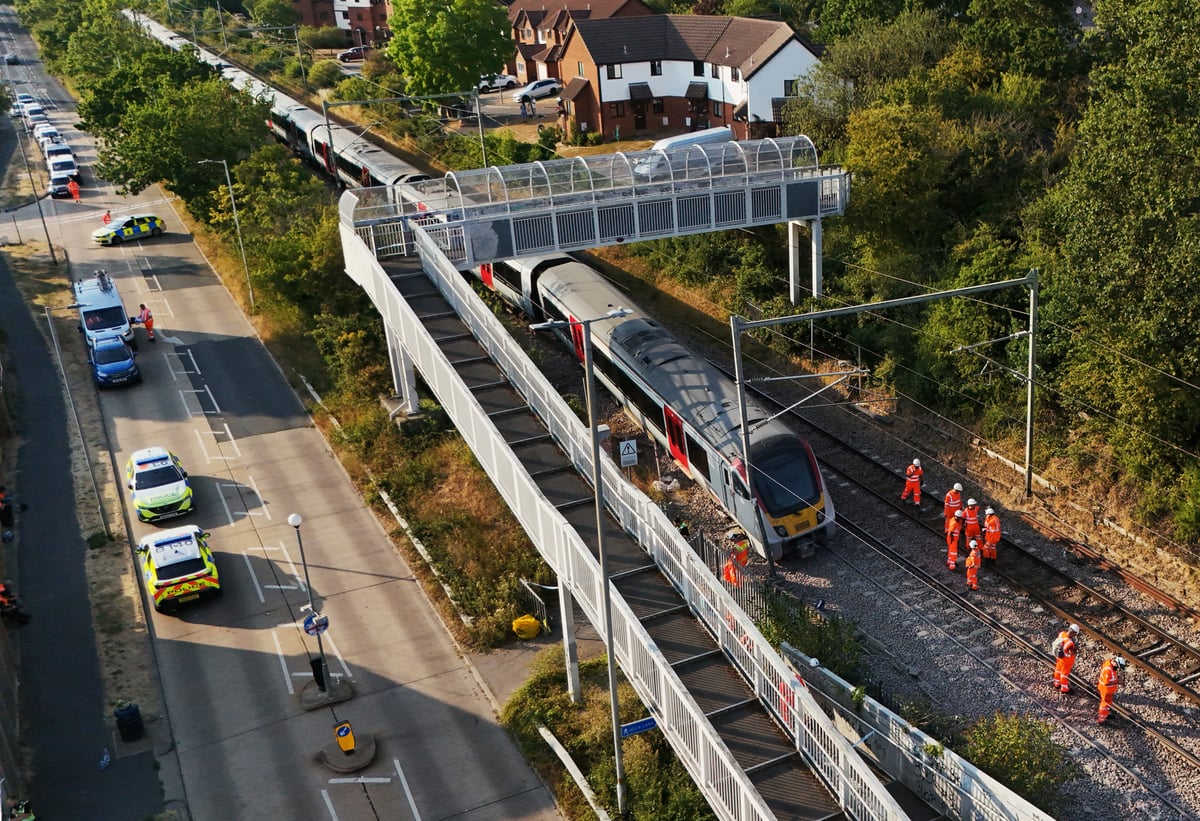 Heat‑linked UK train derailment raises safety concerns for Canadian railways