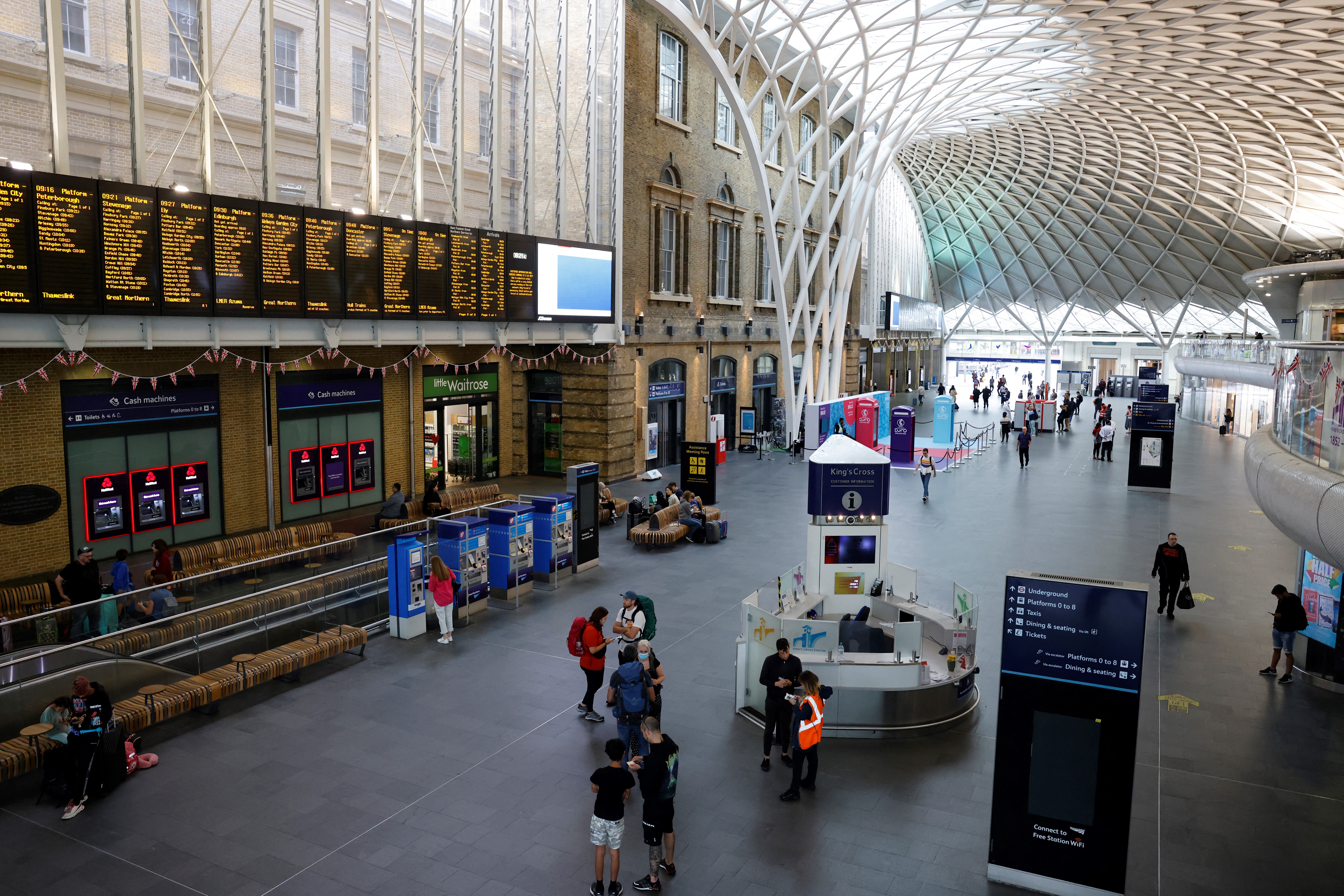 King's Cross train chaos as damaged overhead wires hits services 