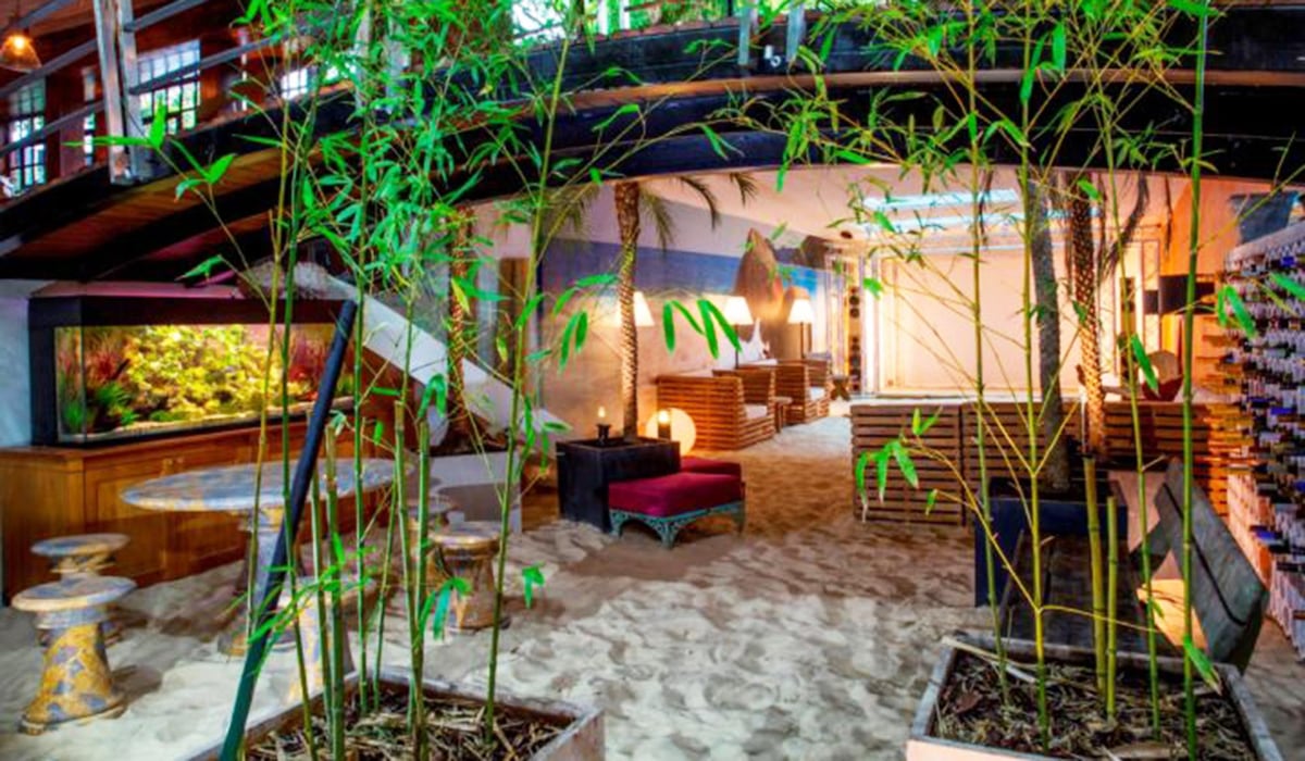 London's super-rich mega mansions with private beach clubs, casinos and art galleries | Homes and Property
