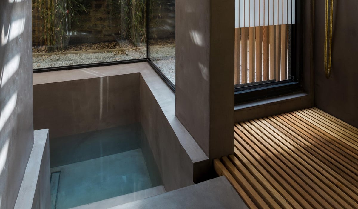 London's award-winning side return extension: Victorian terrace transformed with a glass garden room, Japanese plunge pool and copper kitchen | Homes and Property