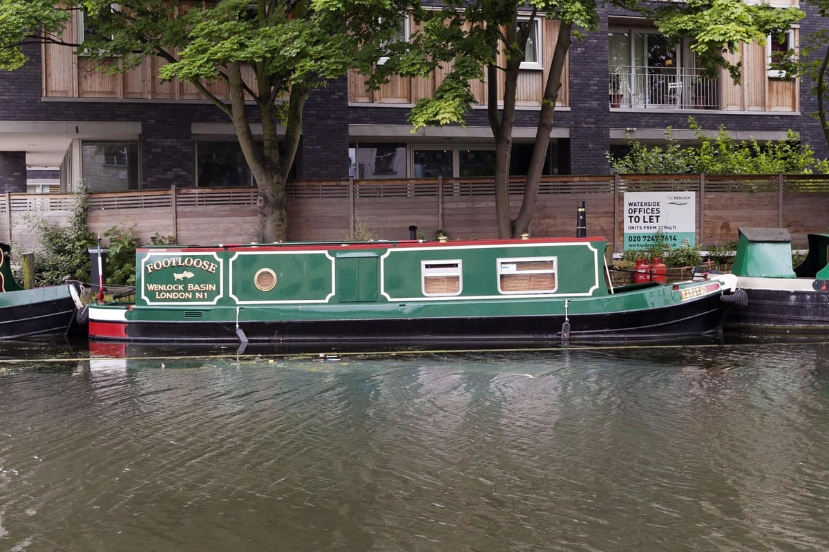 Footloose and shipshape: smart houseboat with permanent mooring near Angel, Islington for sale | Homes and Property