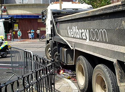 Cyclist hurt in collision with lorry owned by death crash company | London Evening Standard