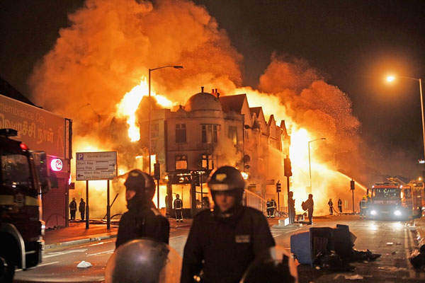 The sound of fire engines brings back Croydon riot horror, says leap woman | London Evening Standard