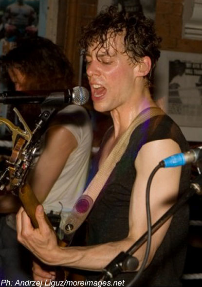 Razorlight stages gig in boxing ring to help save gym | London Evening Standard