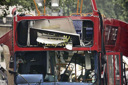 CCTV shows 7/7 terrorist fixing bomb in King's Cross station | London Evening Standard
