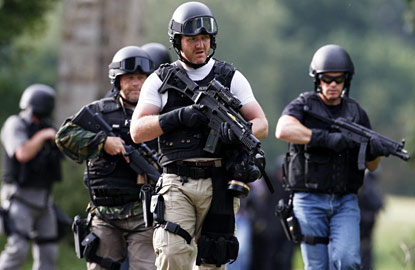 Fugitive gunman Raoul Moat 'better off dead' says mother