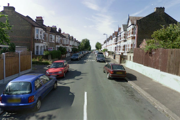 Man stabbed in Walthamstow staggered bleeding to death in search of help before he died | London Evening Standard