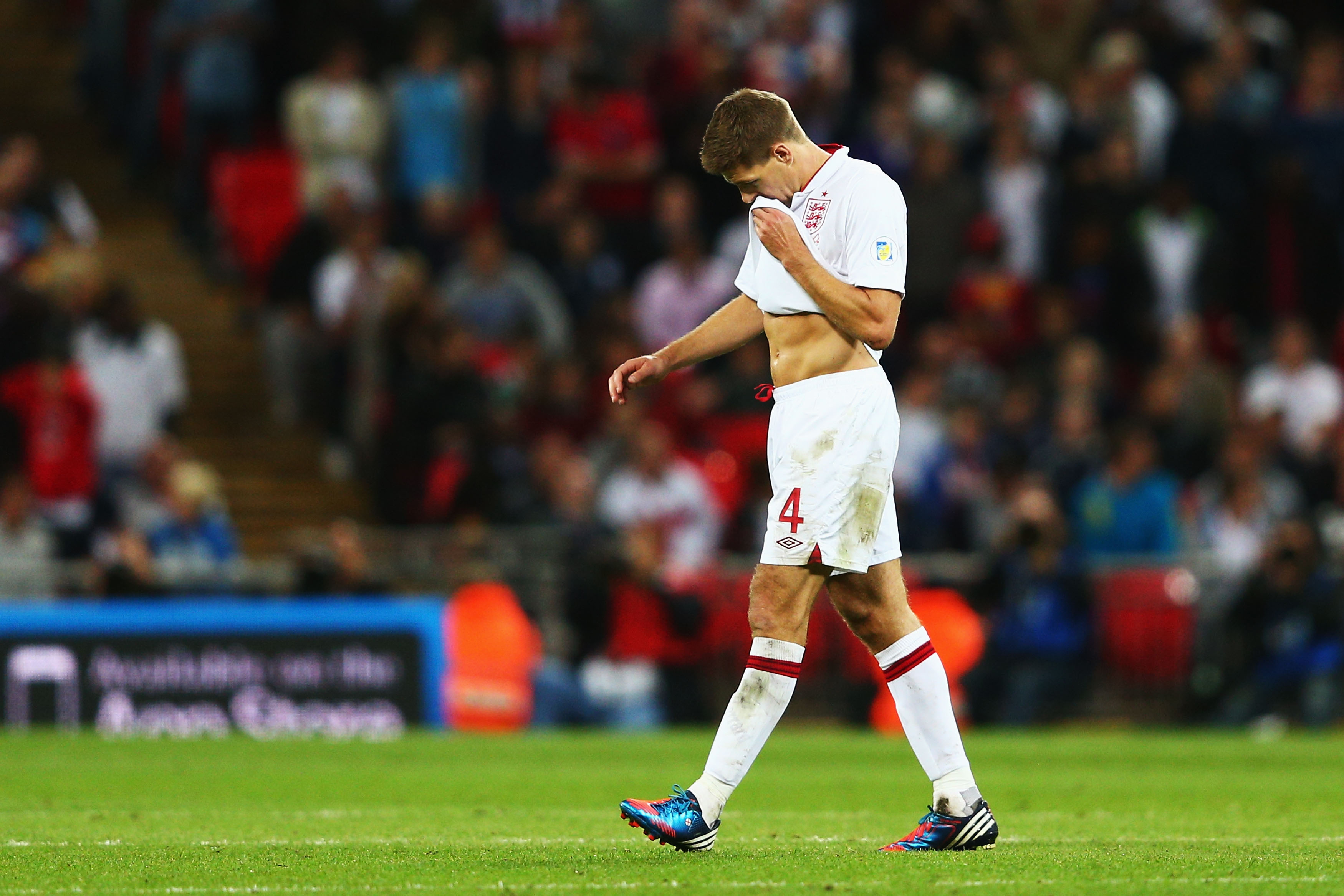 Rodgers hails 'modern great' Gerrard