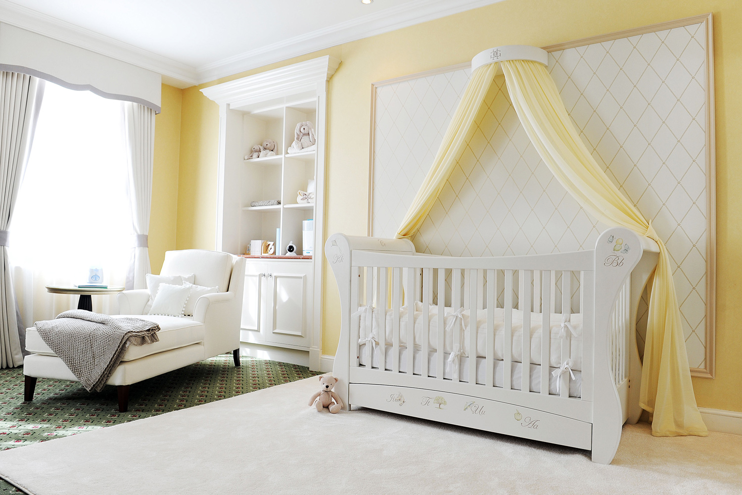 Grosvenor House celebrates Royal baby by transforming suite into