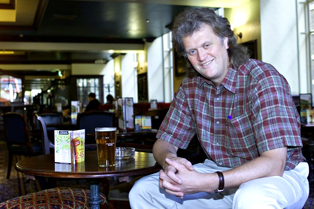 Minister's warning as pub chain Wetherspoon's plans branch at M40 motorway service station | London Evening Standard
