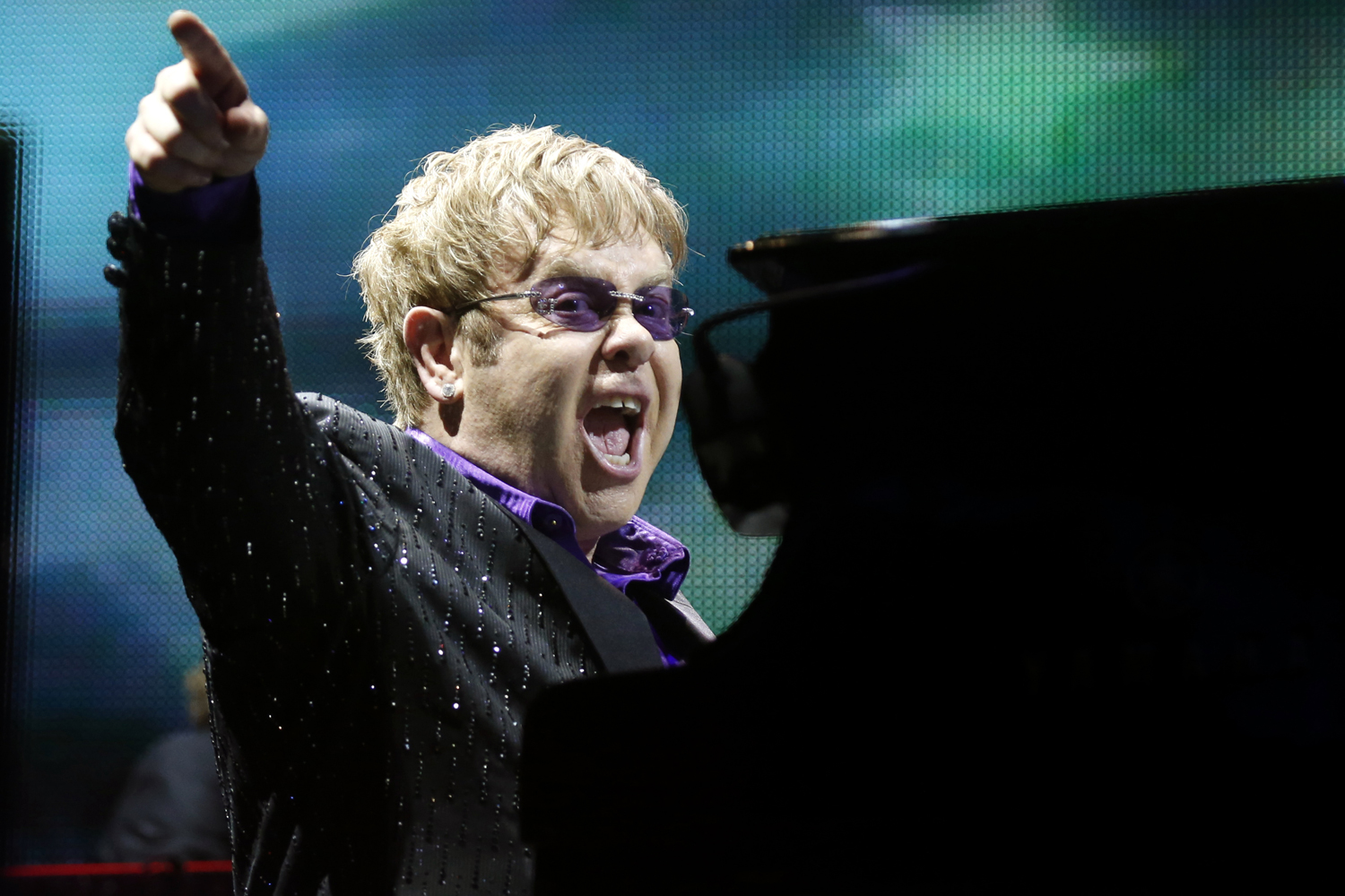 Sir Elton John pulls out of Friday's Hyde Park gig with appendicitis