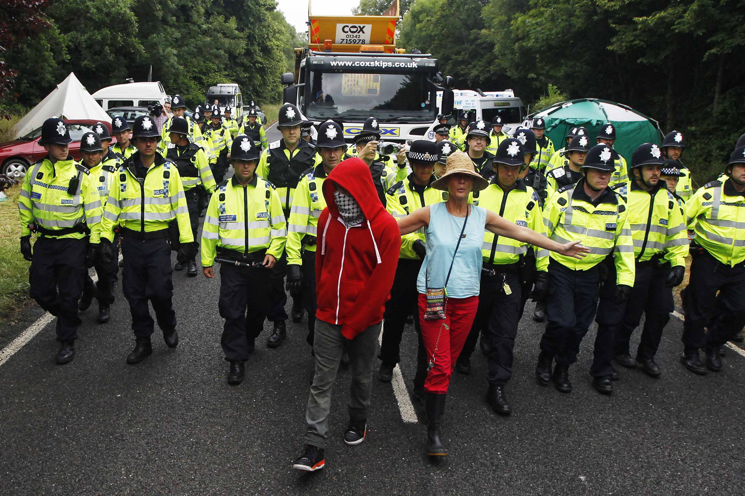 Oil test drill starts in English countryside as fracking protests