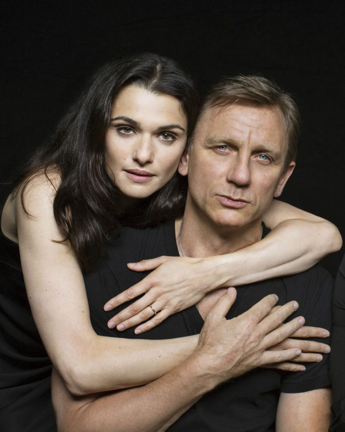 Daniel Craig and Rachel Weisz embrace Harold Pinter