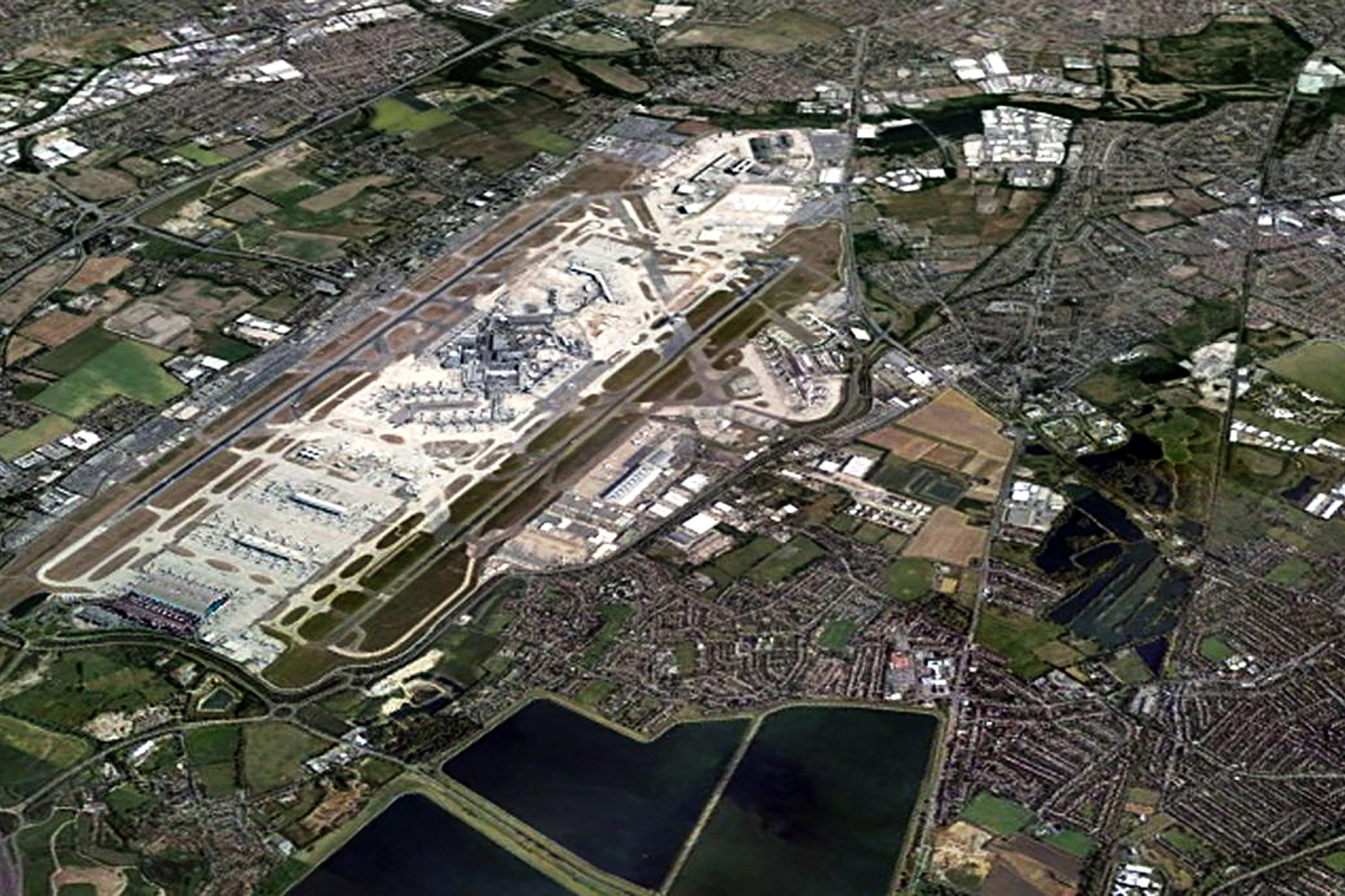 Boris Johnson: garden city on Heathrow site 'could house 200,000