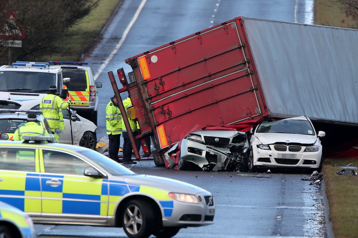 UK weather: HGV driver killed in high winds as ALL trains in Scotland are halted | London Evening Standard