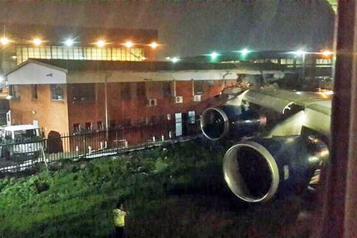 Wing of British Airways plane hits building as it prepares to take off from South Africa | London Evening Standard