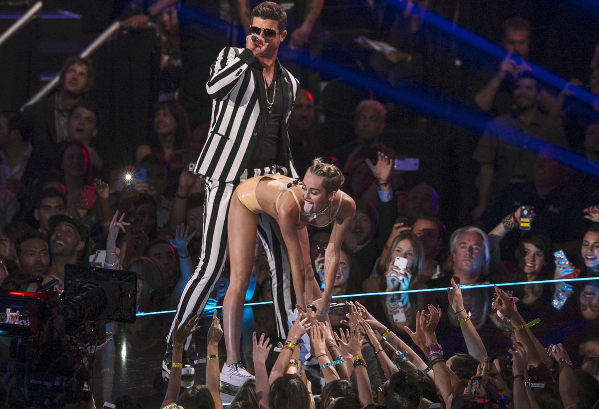 Twerking, photobomb and adorkable among 50,000 new entries to Collins English Dictionary | London Evening Standard