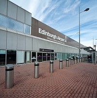 Airport reopens after bag alert