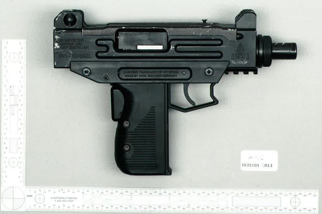 Police find 'Uzi' in shoplifting suspect's car | London Evening Standard