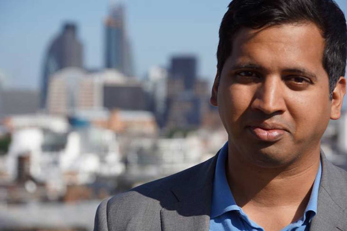 Pro-Brexit 'yellow jacket' protesters 'shouted racist abuse' at Sky journalist Faisal Islam | London Evening Standard