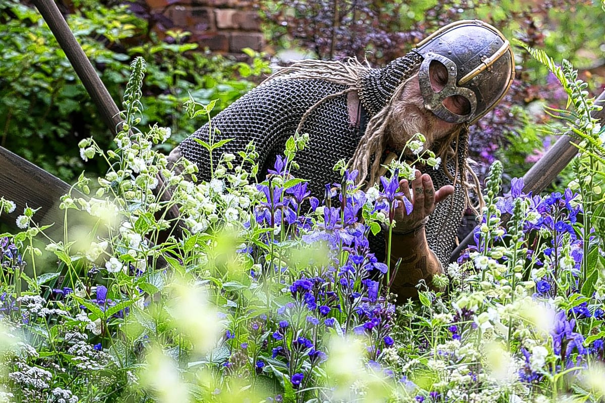 Chelsea Flower Show: the heat is on for Chelsea show gardens | London Evening Standard