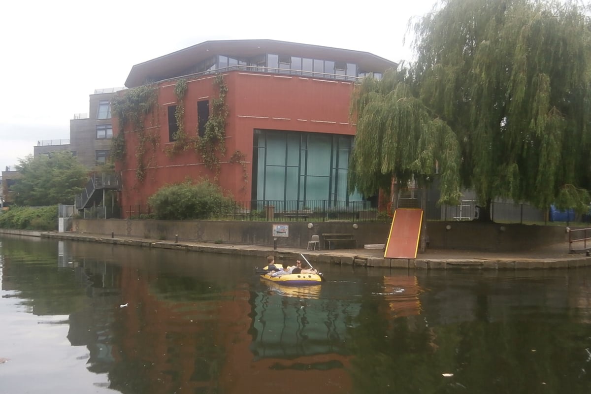 Just one dinghy afloat as police crack down on Canalival festival | London Evening Standard