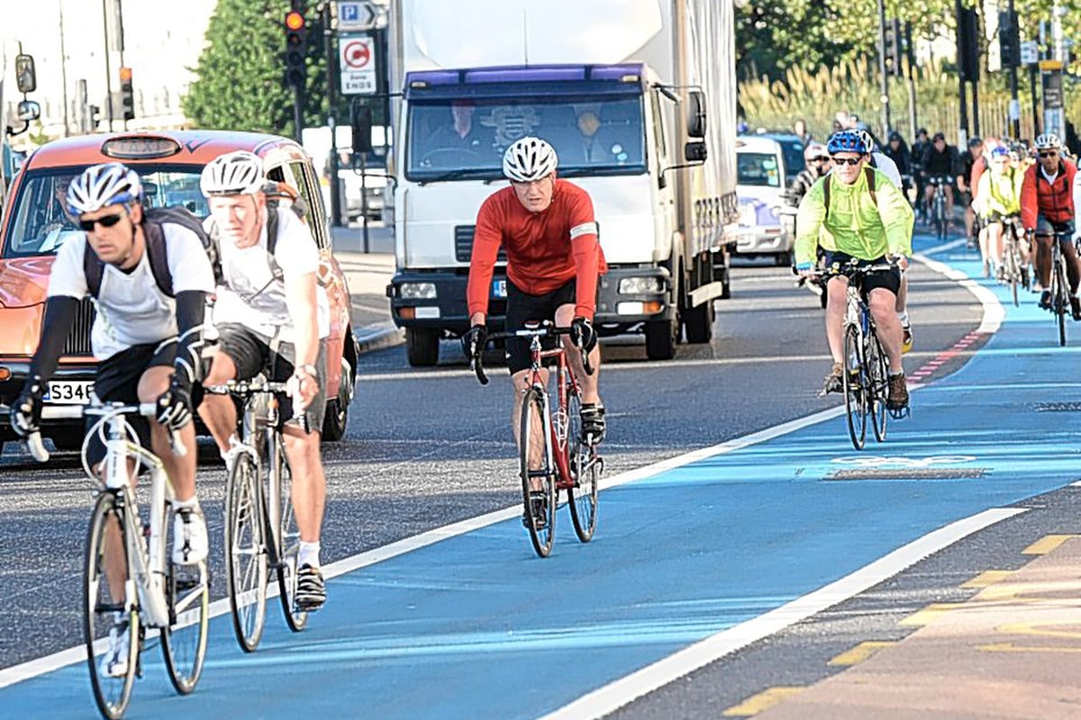 Look at cycle highways to cut traffic chaos, travel watchdog says | London Evening Standard