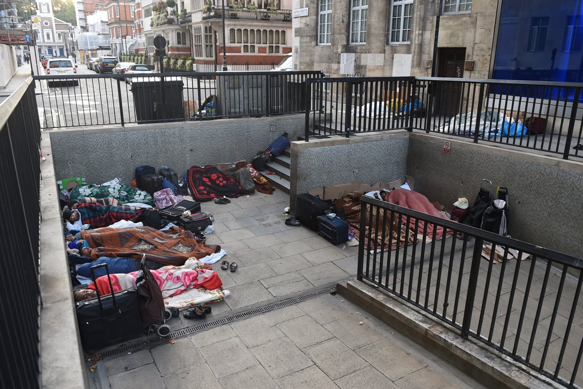 Rough sleepers return to Park Lane months after they were moved on by police | London Evening Standard