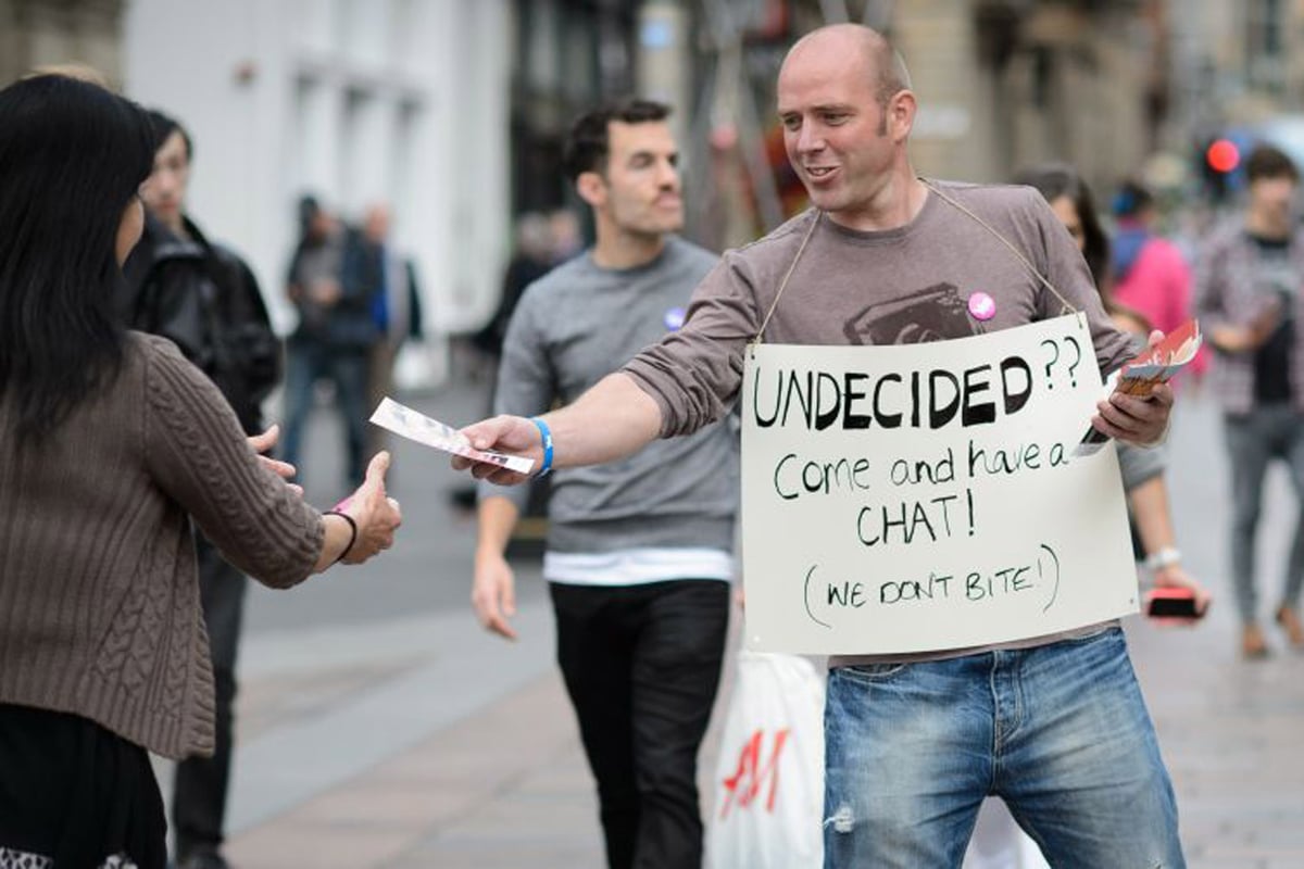 Scottish independence: rival campaigns hit the streets in desperate attempt to woo undecided voters | London Evening Standard
